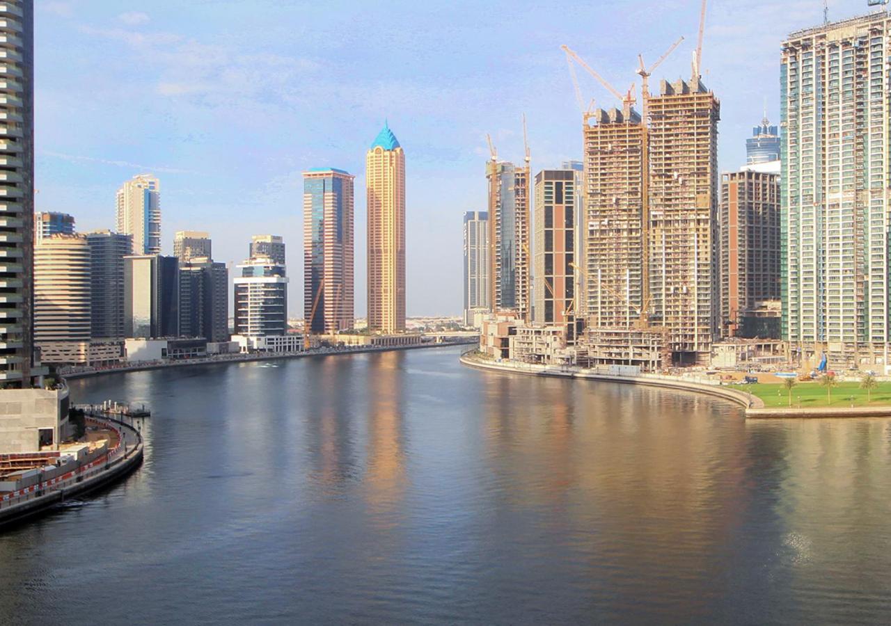Modern Canal View with Balcony Damac Prive Dubai — 4-Star Luxury Hotel in Dubai, United Arab Emirates