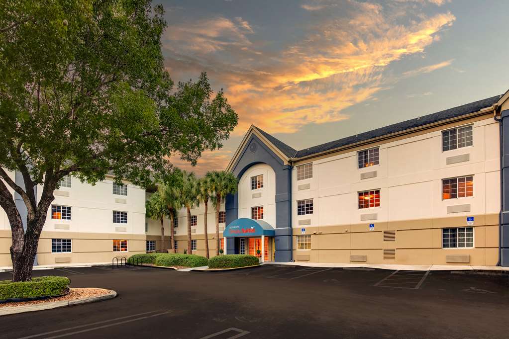 Sonesta Simply Suites Miami Airport Doral - photo 2