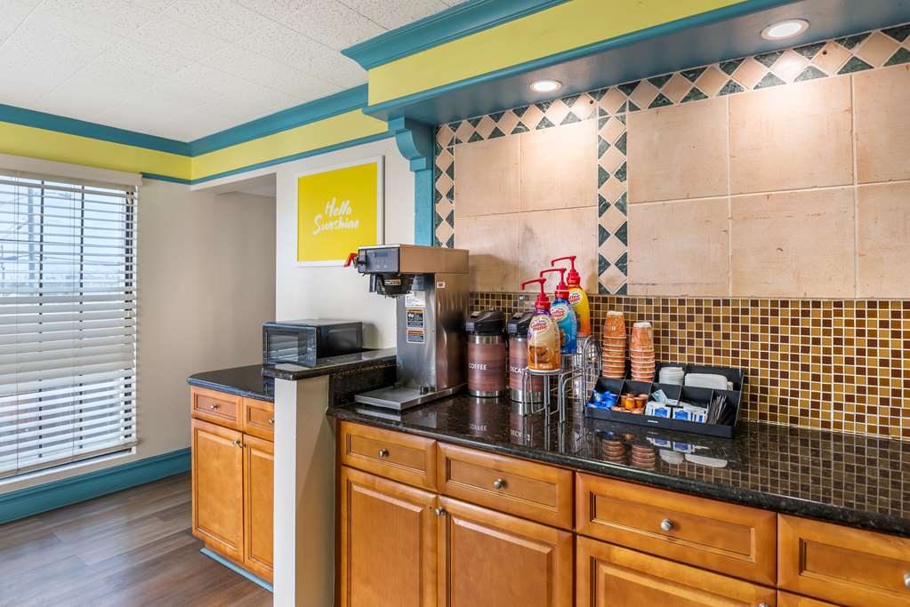 Econo Lodge Richmond North Chesterfield - photo 38