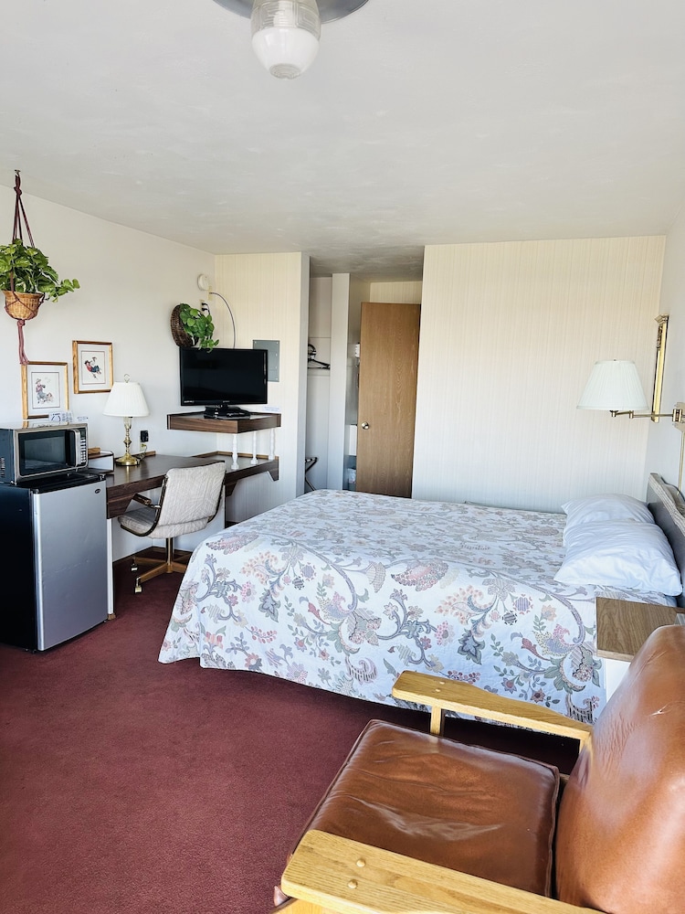 The Davenport Motel - photo 13