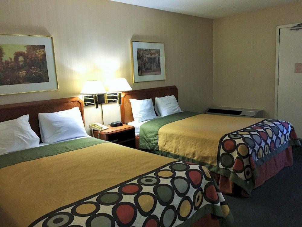 Super 8 by Wyndham Madison East - photo 17