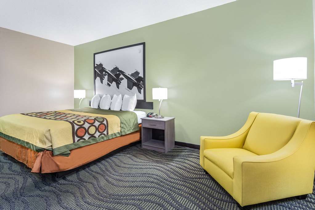 Super 8 by Wyndham Kokomo - photo 18