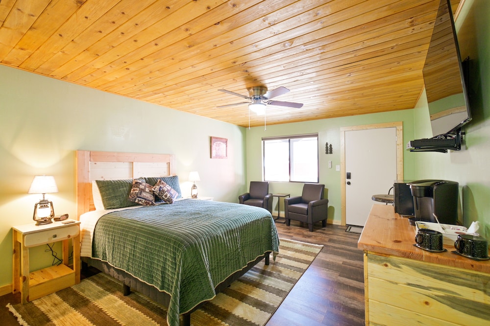 Rusty Buck Inn - photo 8
