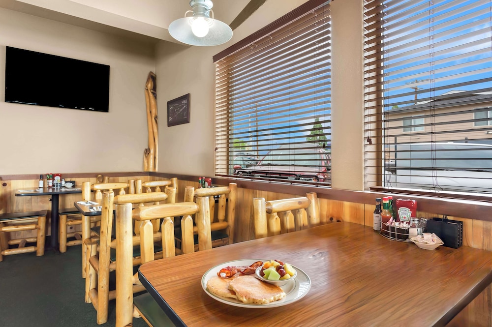 Surestay Plus Hotel by Best Western Susanville - photo 43