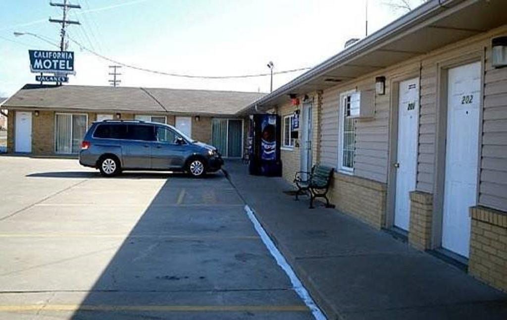 California Motel — hotel in California