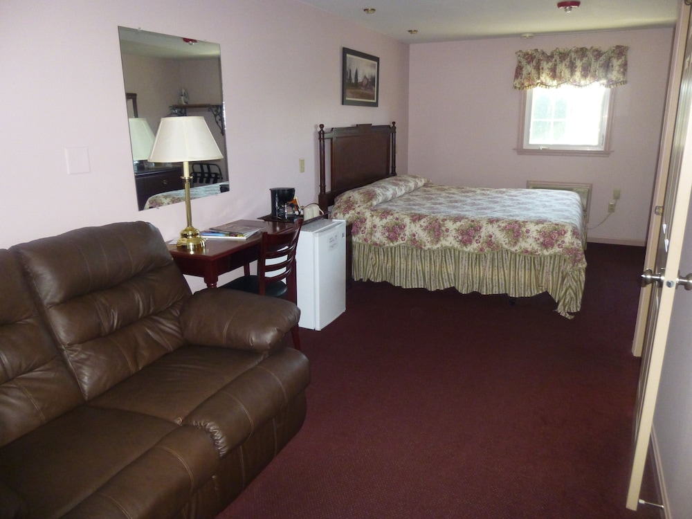 Smoketown Inn - photo 9