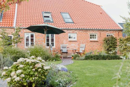 Rural Retreat With Garden In The Wendland Region — hotel in Hinte