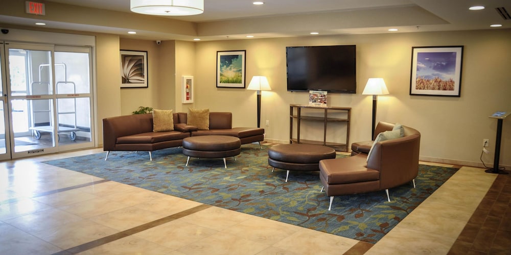 Candlewood Suites Pearl by IHG - photo 24