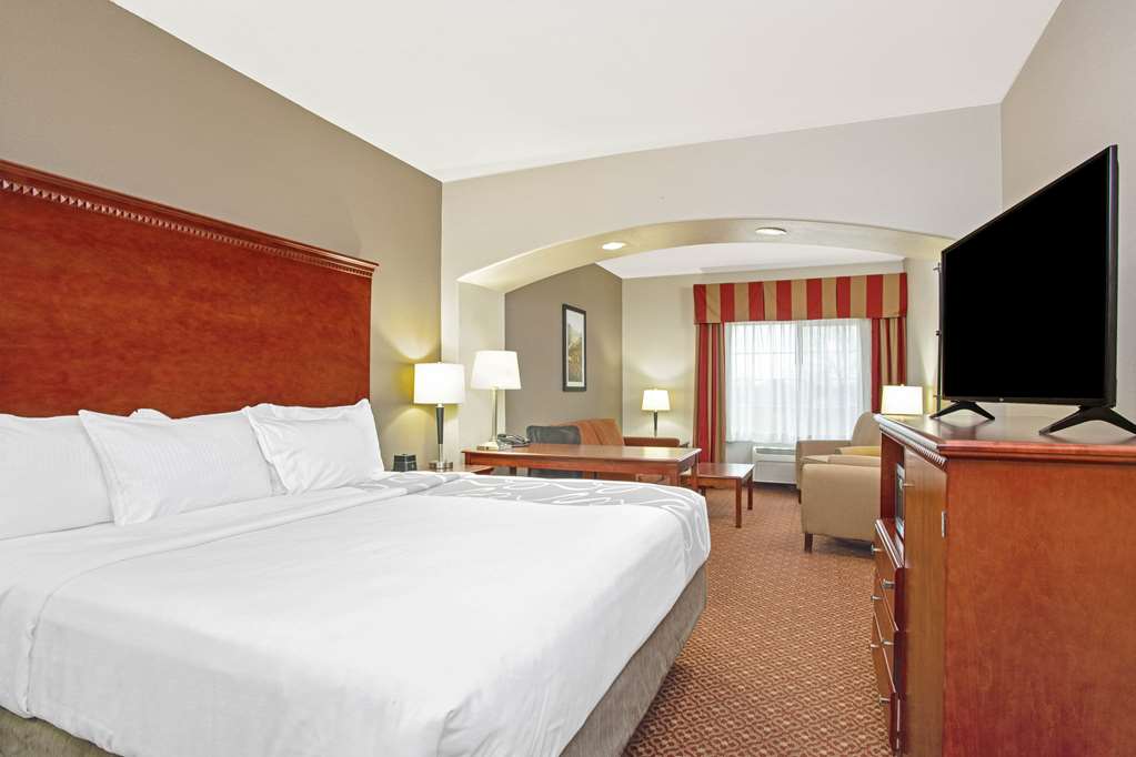 La Quinta Inn & Suites by Wyndham Fairfield TX - photo 39