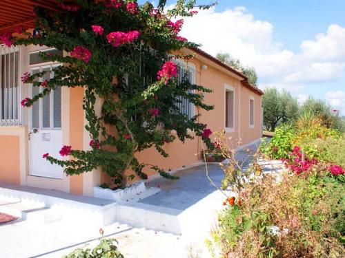 Villa Thea — 4-Star Luxury Hotel in Makrisia, Greece
