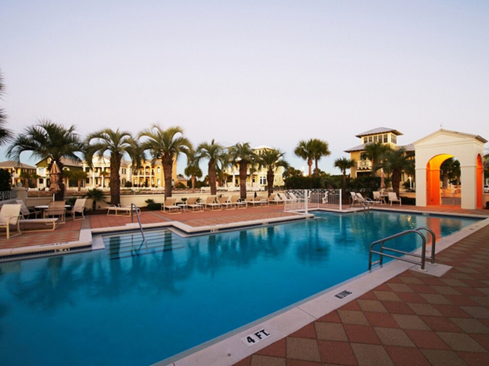 Carillon Beach Resort Inn - photo 25