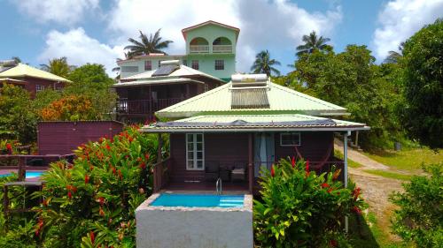 Montete Cottages Hideaway with Private Pool & Stunning Views in Unknown City, Saint Lucia
