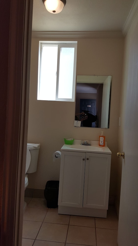 Pacific Motel - photo 33
