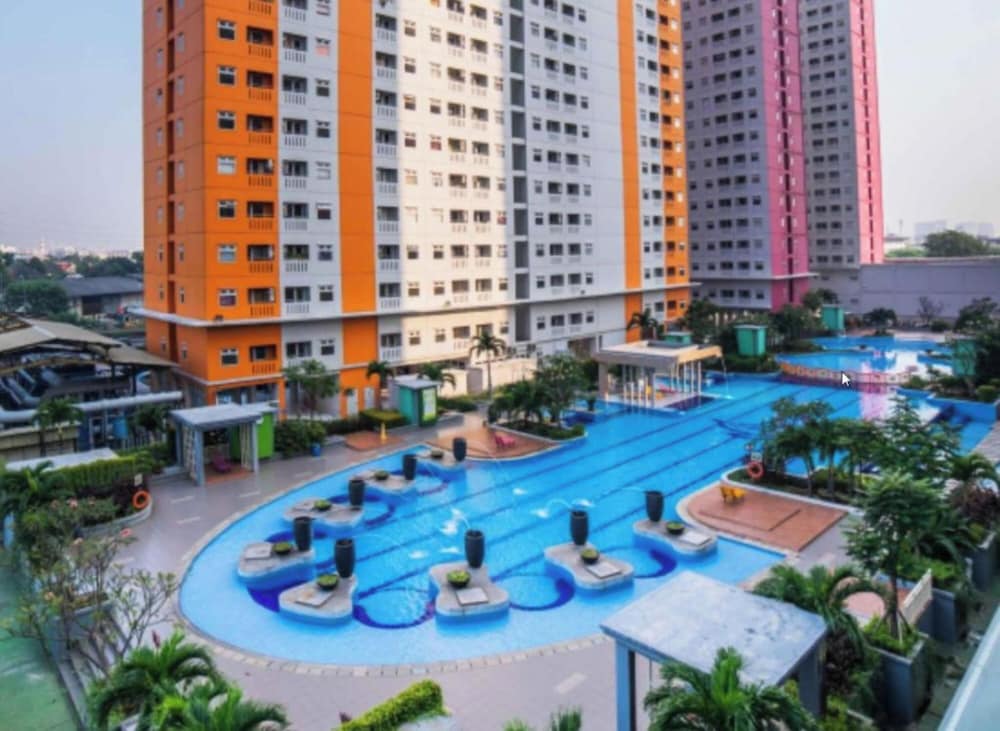 Apartment Green Pramuka City Studio Rooms — 4-Star Luxury Hotel in Jakarta, Indonesia
