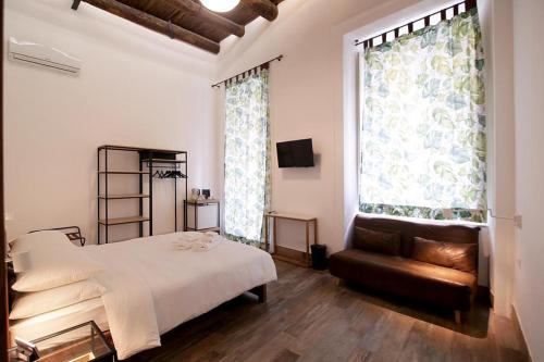 Antica Residenza Fusco — 4-Star Luxury Hotel in Naples, Italy