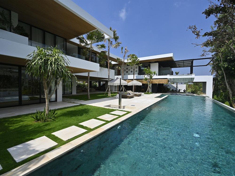 Villa Nica by Elite Havens — 4-Star Luxury Hotel in Kerobokan, Indonesia