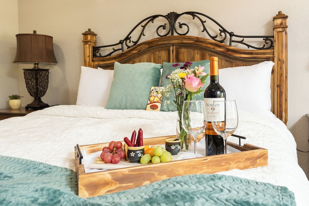 Whispering Creek Bed & Breakfast - photo 7