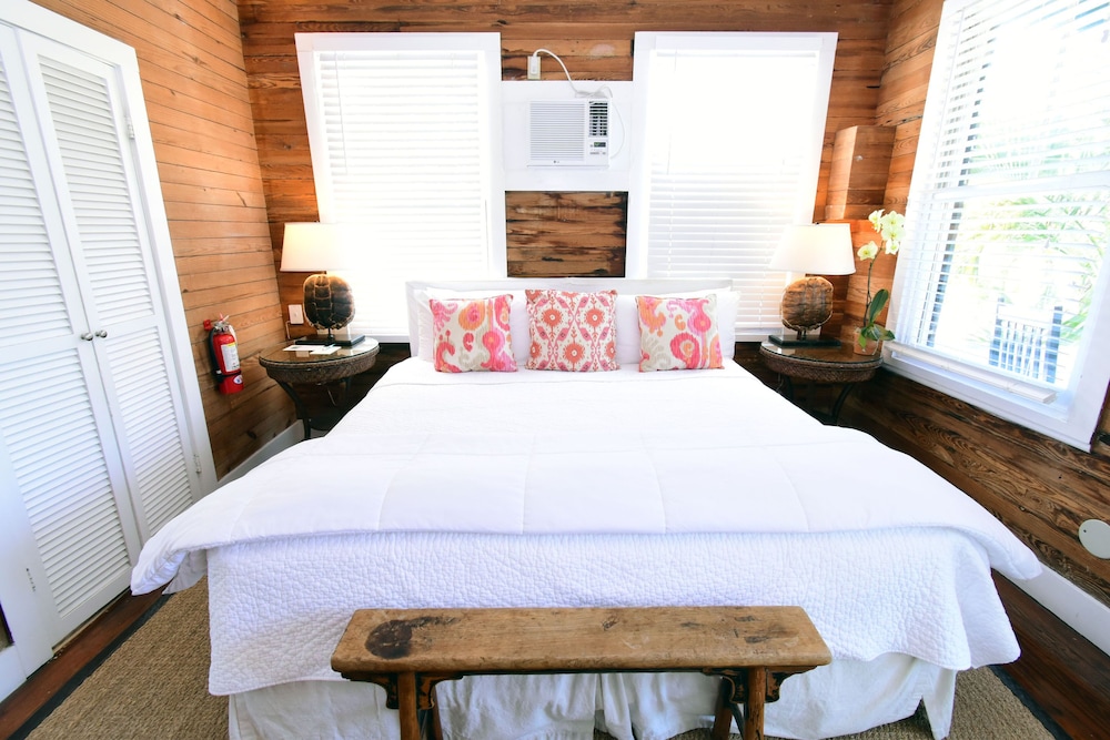 Simonton Court Historic Inn & Cottages - photo 155