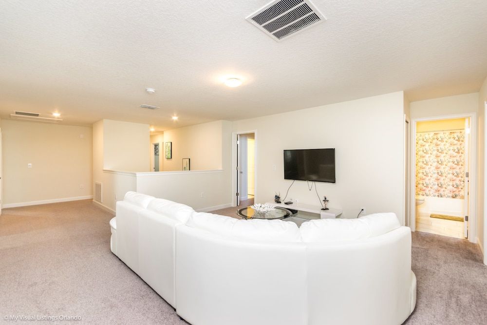 H1672brand new Amazing 8 Bedroom 5 Bathroom Resort - photo 22