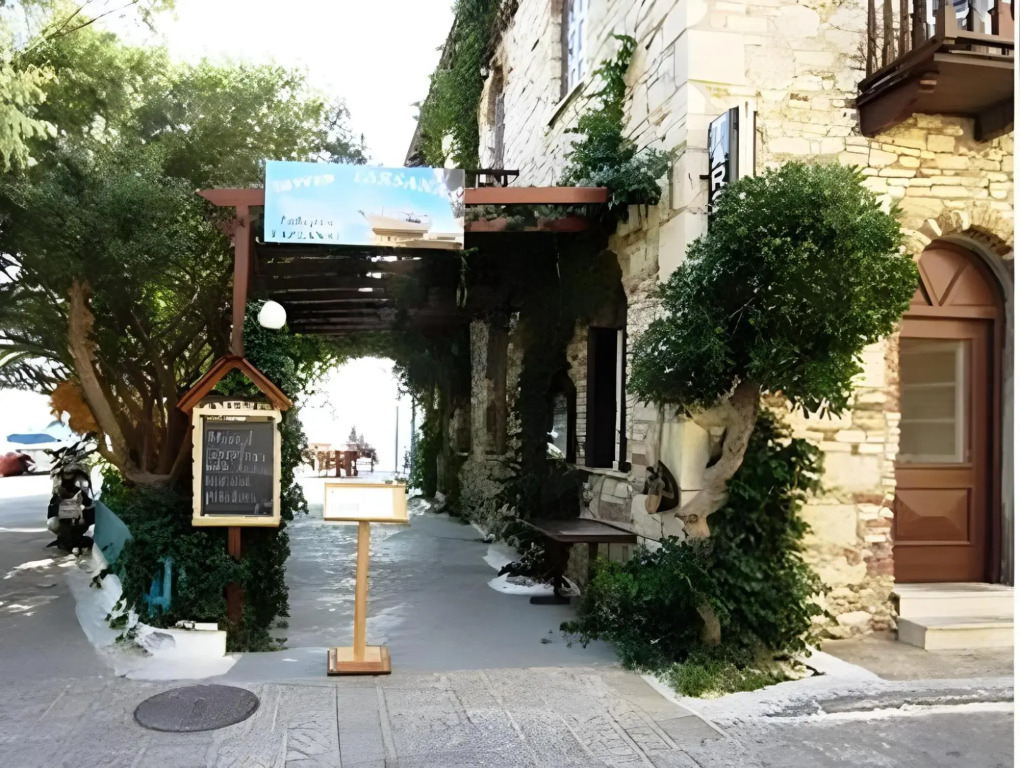 Hotel Tarsanas in Pythagoreio, Greece