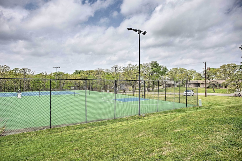 Resort Condo in Pottsboro with Lake Texoma Access - photo 19