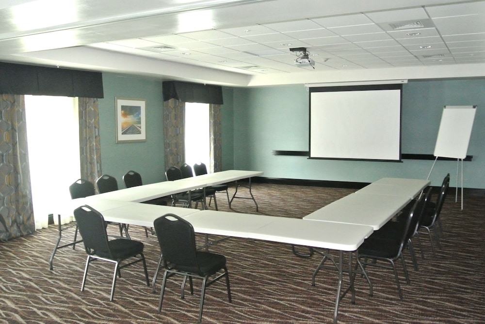 Hampton Inn Carrizo Springs - photo 39