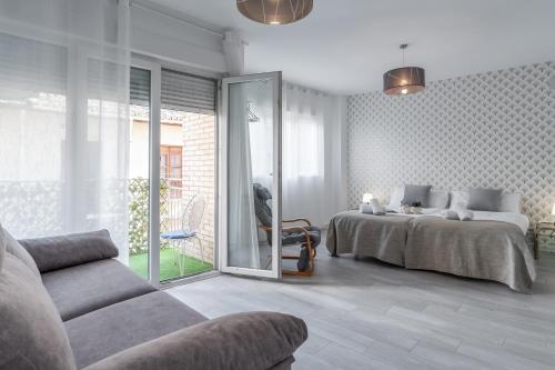 tuGuest Santa Paula III Apartment — 4-Star Luxury Hotel in Granada, Spain