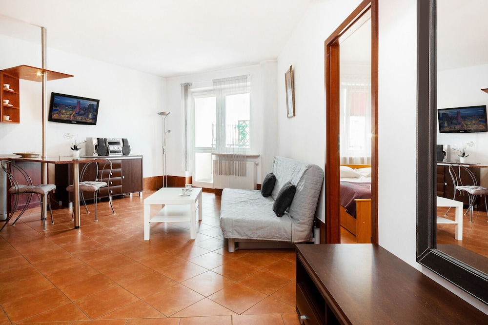 Mokotów Apartment Bluszczańska by Noclegi Renters — 4-Star Luxury Hotel in Warsaw, Poland