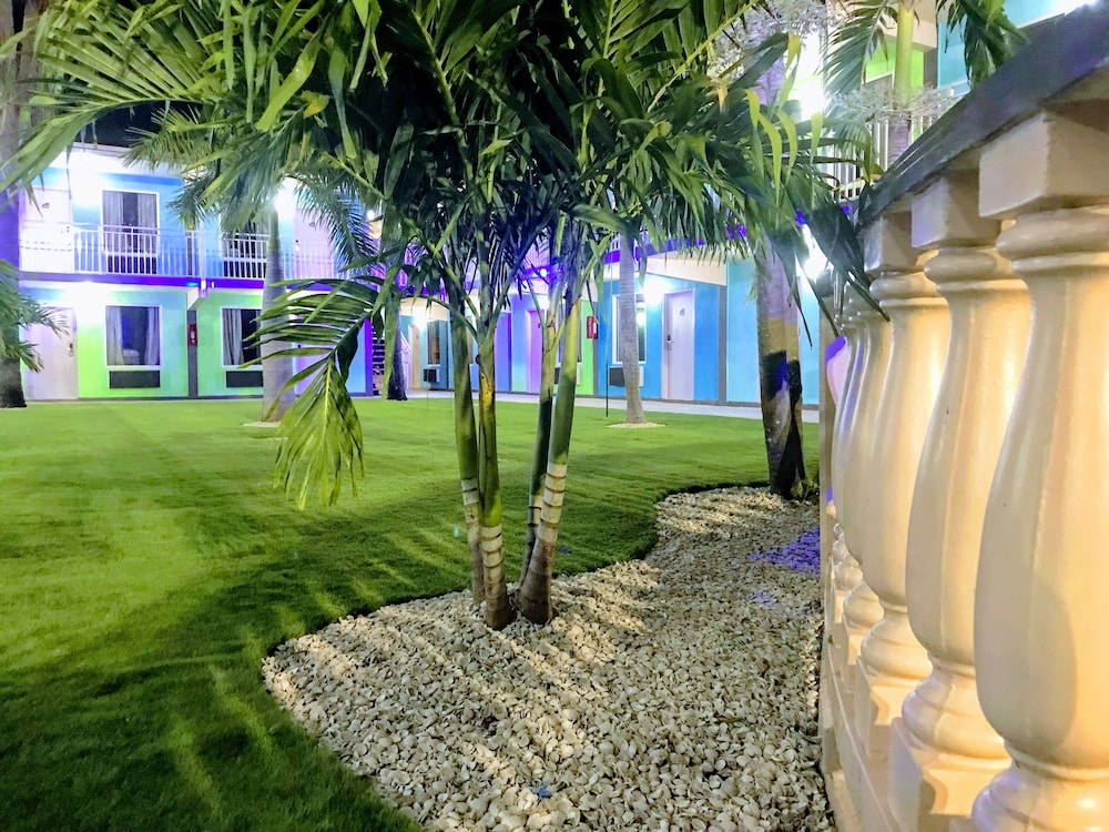 Tropical Inn & Suites - photo 89