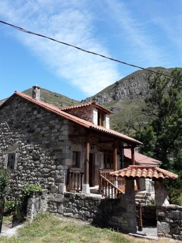 Casa Serafo — 4-Star Luxury Hotel in Pola De Somiedo, Spain