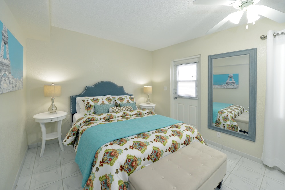 Hollywood by the Sea Hotel - photo 12