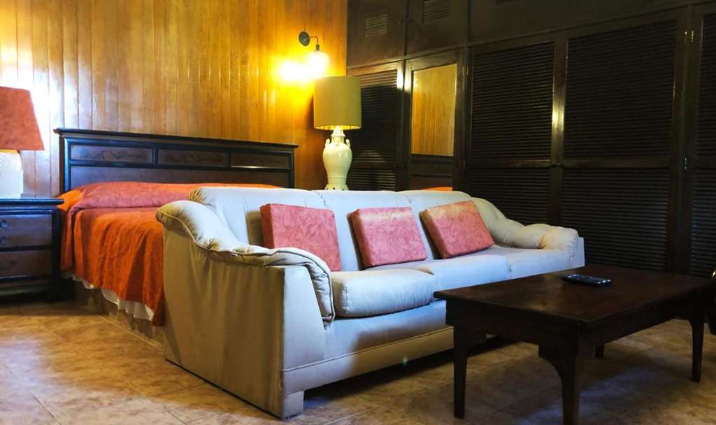 Guest room