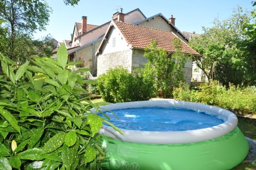 Maison confortable Ornans Jardin — 4-Star Luxury Hotel in Ornans, France