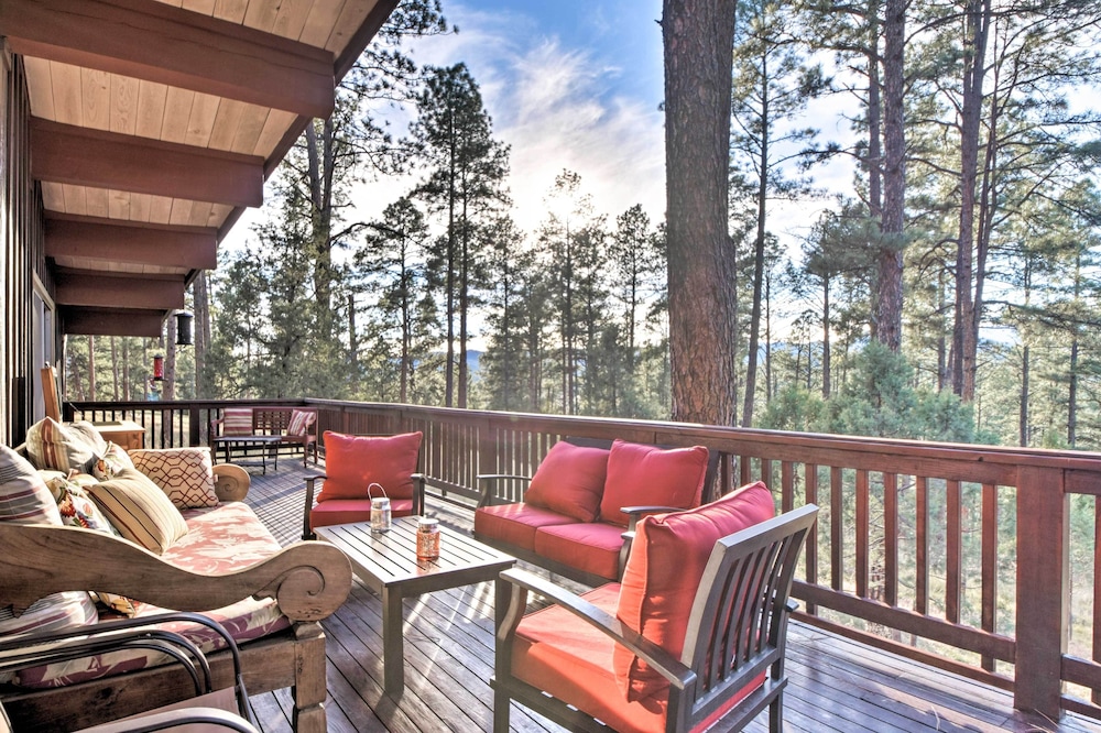 Massive 7 Acre Ruidoso Home with Sierra Blanca Views — 4-Star Luxury Hotel in Ruidoso, United States