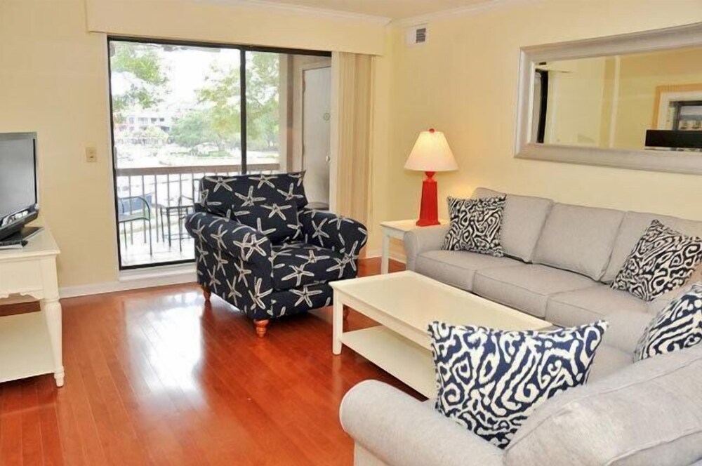1037 Caravel Court at the Sea Pines Resort - photo 3