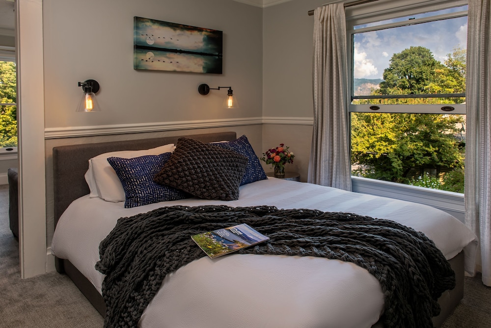 Inn at the Gorge - photo 9