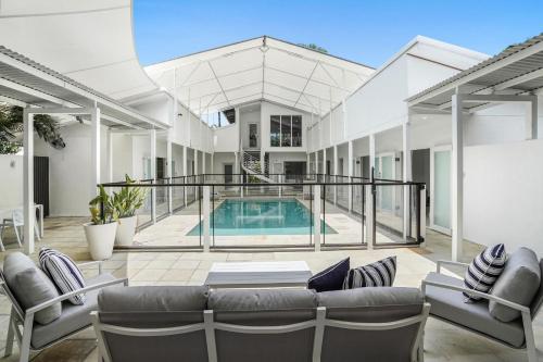 Belle Escapes Villa Rosa just minutes to Trinity Beach — 4-Star Luxury Hotel in Trinity Beach, Australia