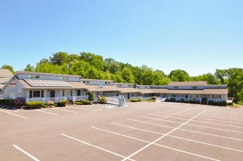 East Shore Lodging — hotel in Hawley