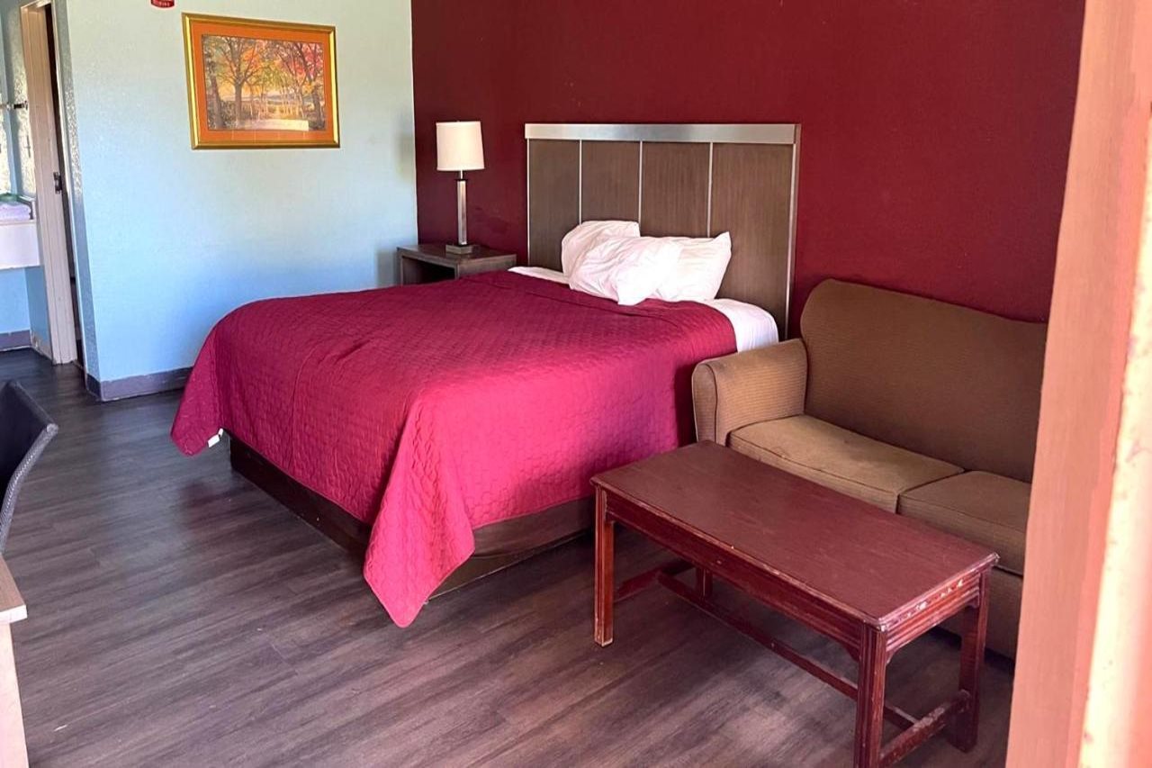 Mayfair Inn - photo 8