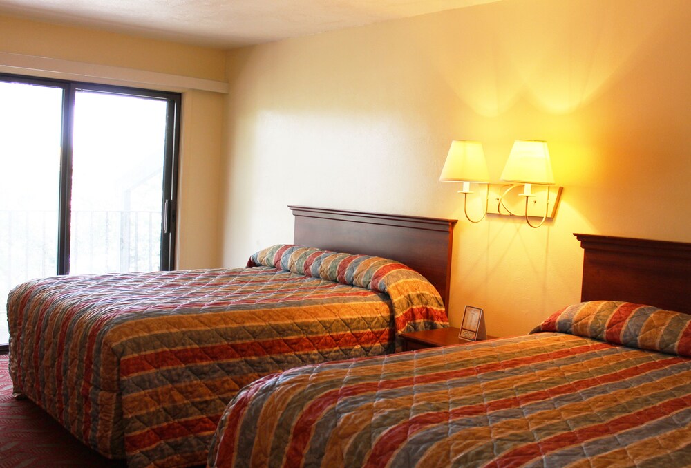 Trail's End Motel Sheridan - photo 8