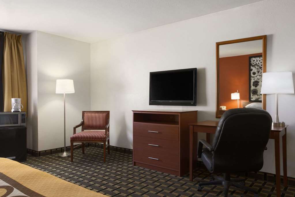 Super 8 by Wyndham Prestonsburg - photo 12
