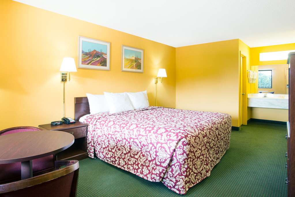 Days Inn by Wyndham Camilla - photo 4