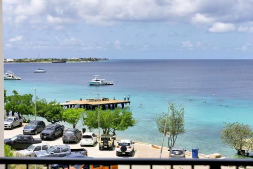 Bonaire Beach Apartment 15 with communal pool and dive facilities — 4-Star Luxury Hotel in Kralendijk, Bonaire, Sint Eustatius and Saba