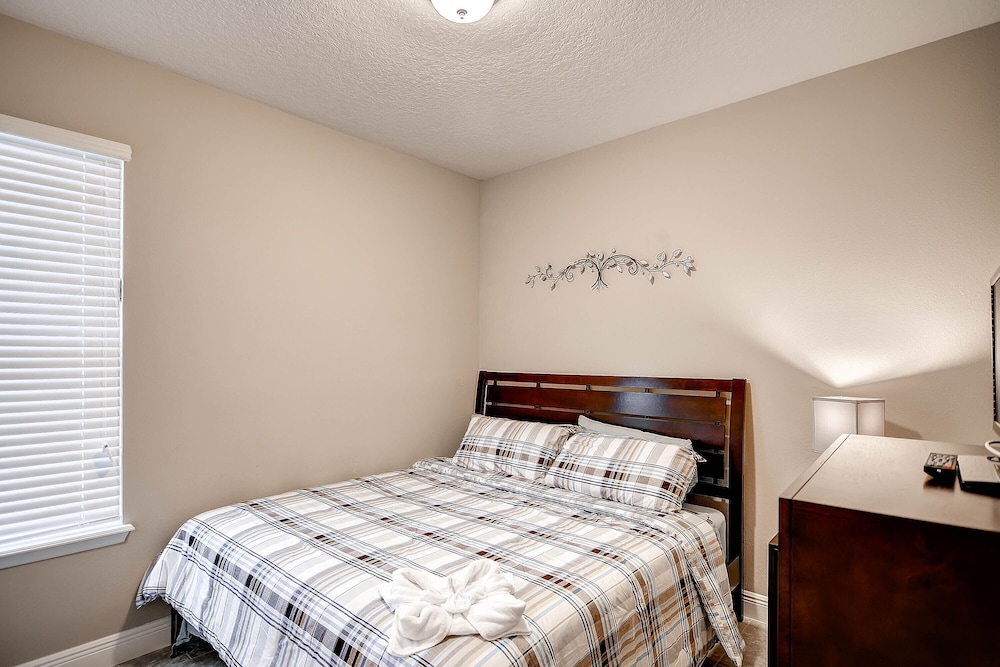 4329ac Solterra Gated Resort 5 Bedroom Home by RedAwning - photo 3
