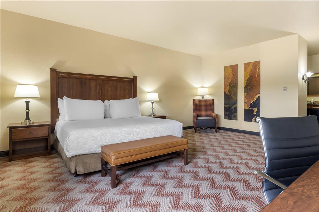 Best Western Plus Cimarron Hotel & Suites - photo 11