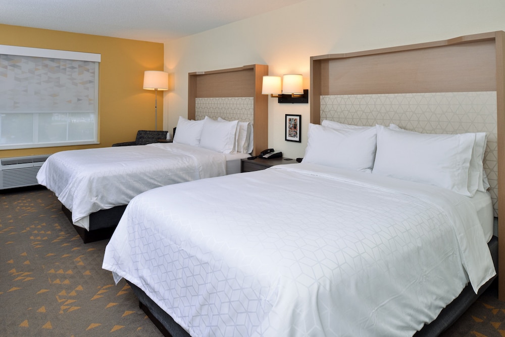 Holiday Inn Hotel & Suites Overland Park Convention Center - photo 8