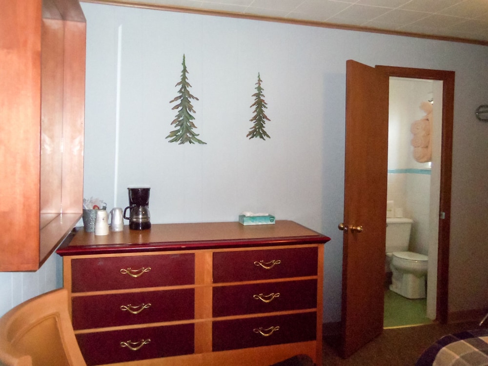 The Gold Pan Motel - photo 32