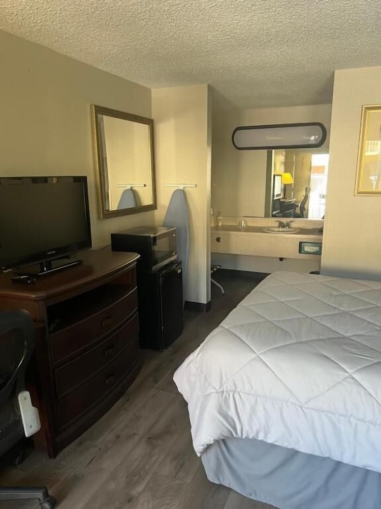 FairBridge Inn Express Tukwila - photo 19
