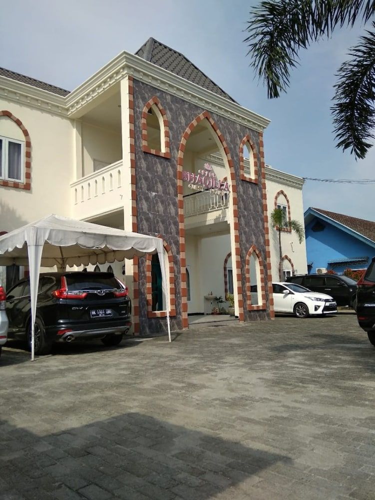 RedDoorz Plus Syariah @ Jalan Brigjend Katamso Medan in Medan, Indonesia