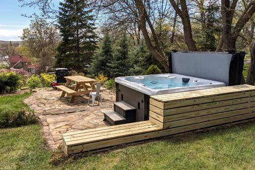 Balsam House — 4-Star Luxury Hotel in Baraboo, United States